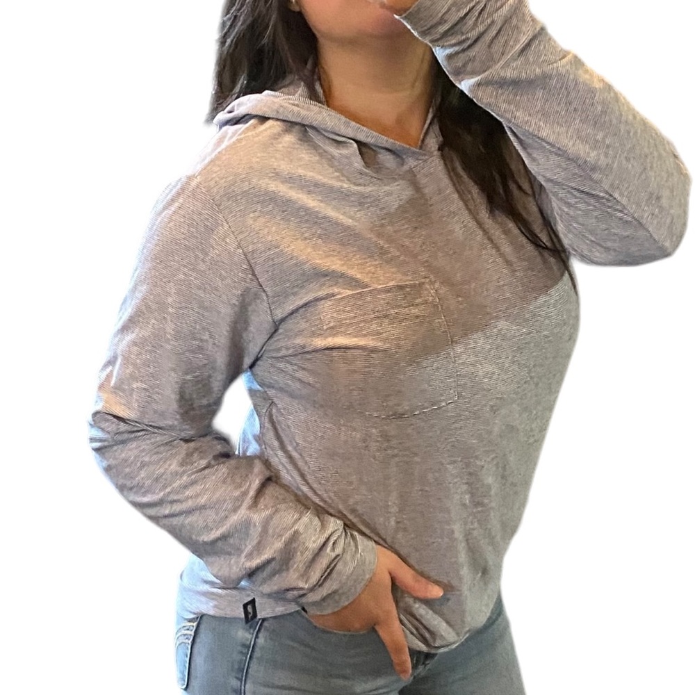 Vineyard Vines “Island T-shirt” Blue White Striped Long sleeve Hooded T Sweater